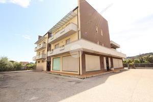 5 LOCALI A SAN GIOVANNI TEATINO