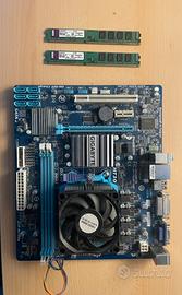 Blocco Gigabyte AM3+ con CPU e RAM DDR3