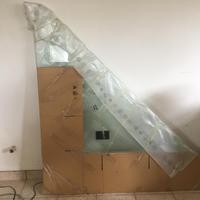 Scrivania triangolare vetro e metallo