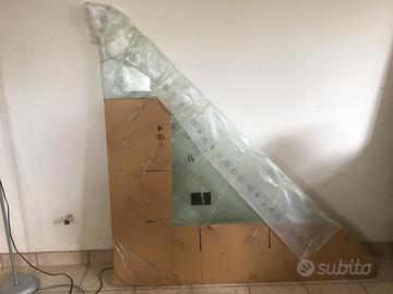 Scrivania triangolare vetro e metallo