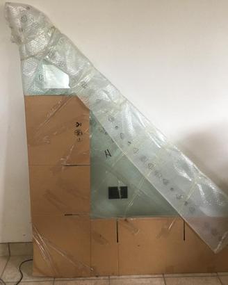 Scrivania triangolare vetro e metallo