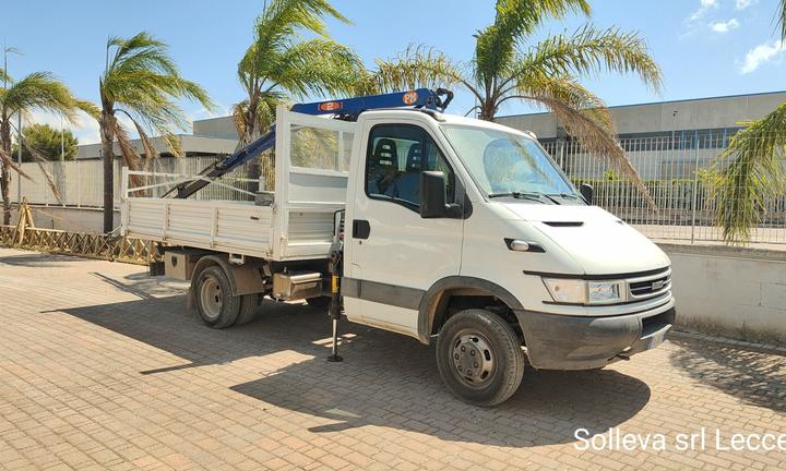 Iveco Daily 35 con gru e ribaltabile