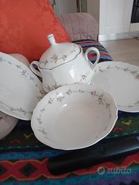 servizio antico di porcellana