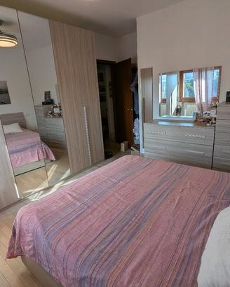 Camera da letto completa con settimino