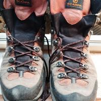 Scarponi da alpinismo marchio scarpa n. 45