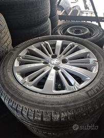 4 pneumatici usati per Peugeot 208