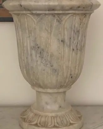 Vaso antico pregiato in marmo