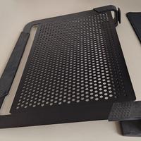 Supporto forato inclinato Cooler Master PC laptop