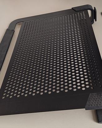 Supporto forato inclinato Cooler Master PC laptop