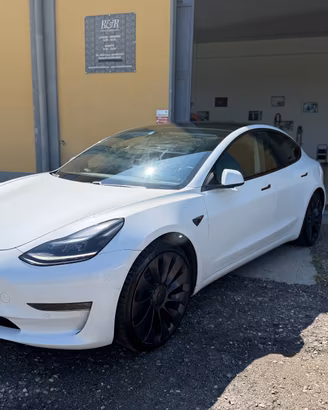 Tesla Model 3 Long Range AWD Performance