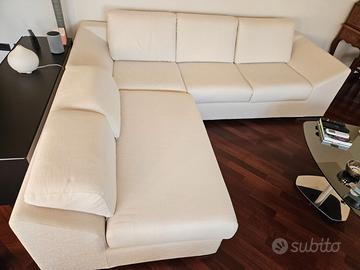 Divano 3 posti + seduta laterale 2 posti