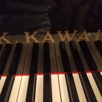 Pianoforte Kawaii a mezza coda