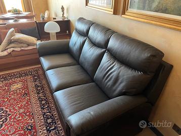 Divano nuovo in pelle