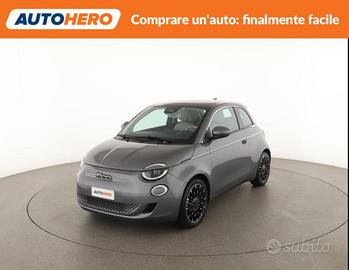 FIAT 500e YM70648
