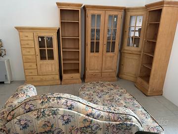 Set mobili legno massello, divano. Entro 30 Marzo