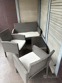 Salottino da esterno in rattan