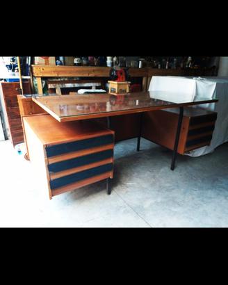 scrivania vintage 