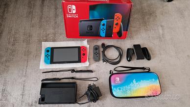 Nintendo Switch completa con custodia e accessori