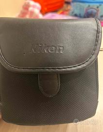 Macchina fotografica pari a nuova