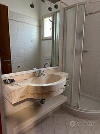 Mobili  bagno  in ceramica