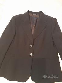 Tailleur nero giacca e pantalone