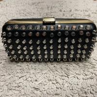 Clutch con borchie Zara