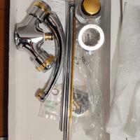 miscelatore per lavandino con raccordo sifone 