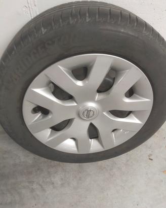 Gomma + cerchio 205/60/r16