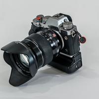 fuji xt3 con ob.16-55 e vertical grip