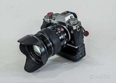 fuji xt3 con ob.16-55 e vertical grip