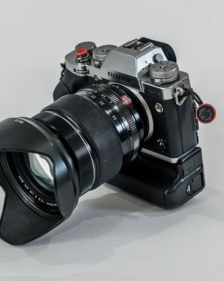 fuji xt3 con ob.16-55 e vertical grip