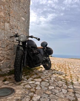 Triumph scrambler cafe racer