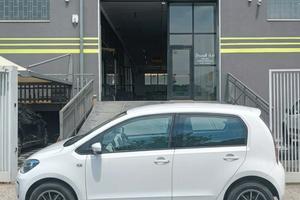 Volkswagen UP Metano 15€ 360km clima
