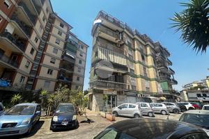 3 LOCALI A NAPOLI