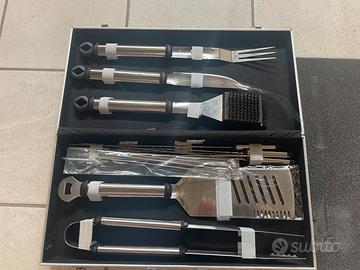 Set utensili barbecue