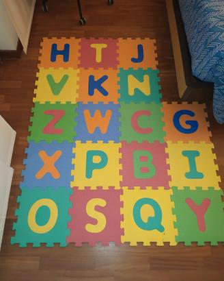 Tappeto in lettere componibili in spugna per bimbi