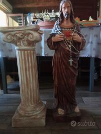 statue