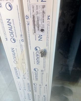 p.finestrac con serratura 