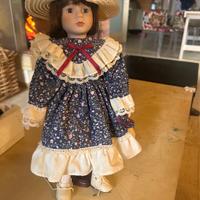 Bambola in porcellana