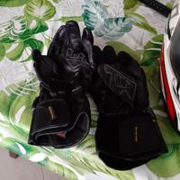 caschi e giacca moto