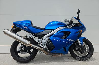 triumph daytona 955i  ricambi 