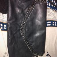 borsa con borchie a tracolla