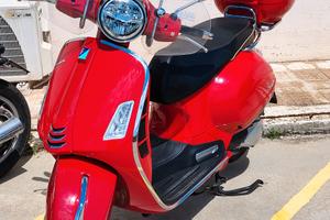Piaggio Vespa GTS super 300