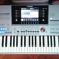 Tyros 5 YAMAHA (con borsone originale)