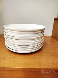 12 Piatti piani grandi ,porcellana bianca, 28 cm.