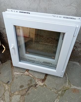 FINESTRA pvc 80x80 nuova 