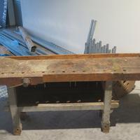 Vecchio banco da falegname