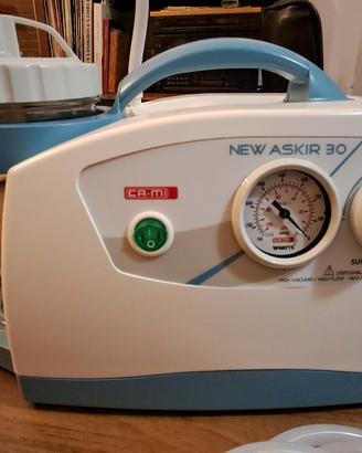 Aspiratore chirurgico regolabile