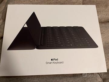 IPad -Smart Keyboard / Tastiera per iPad
