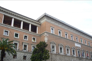 Bilo/trilocale areddato con box auto